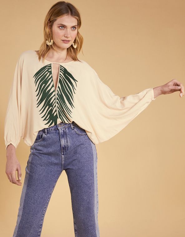 192018306_0017_040-BLUSA-AMPLA-BORDADA-FOLHA